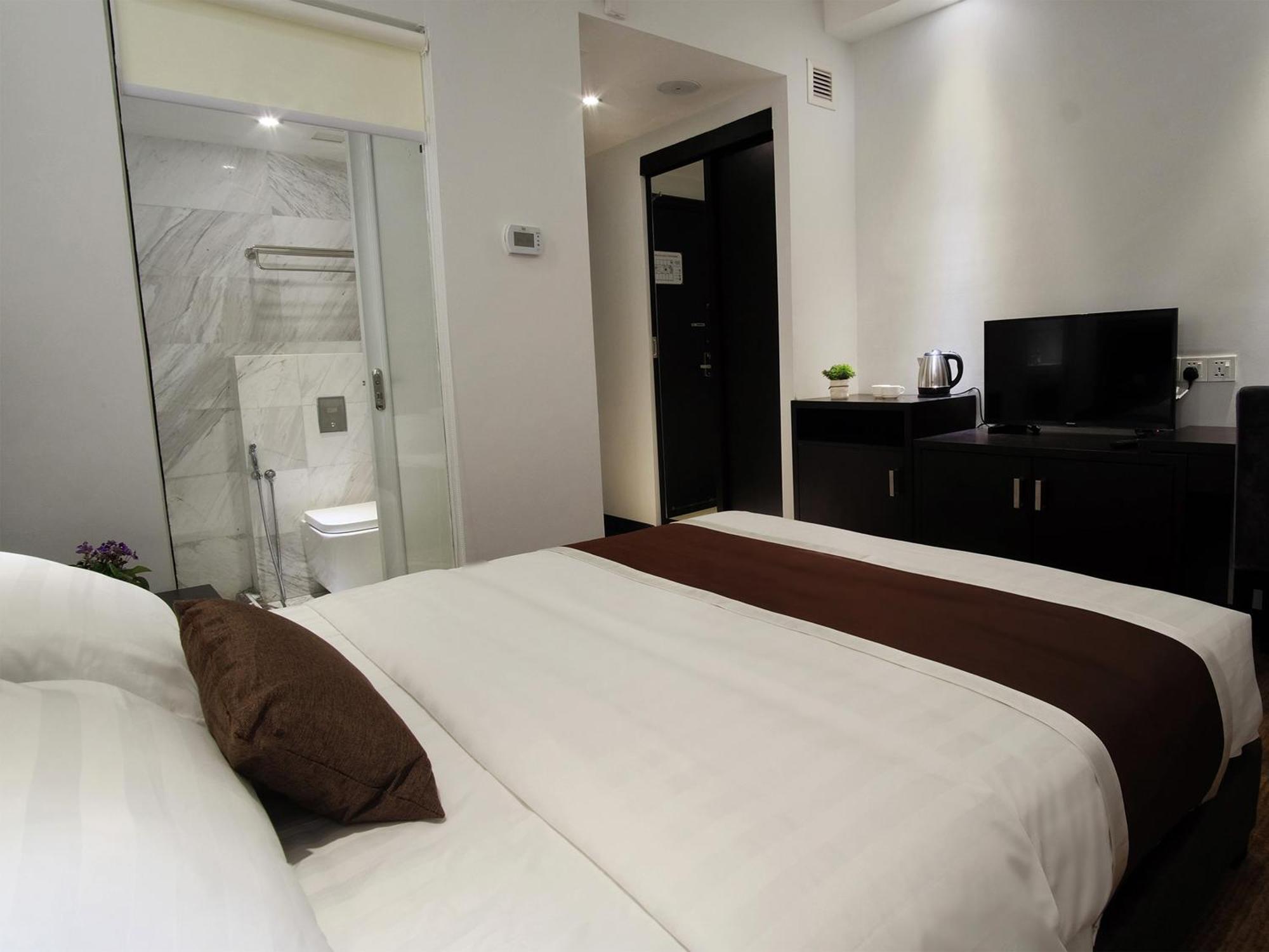 Connecting Room